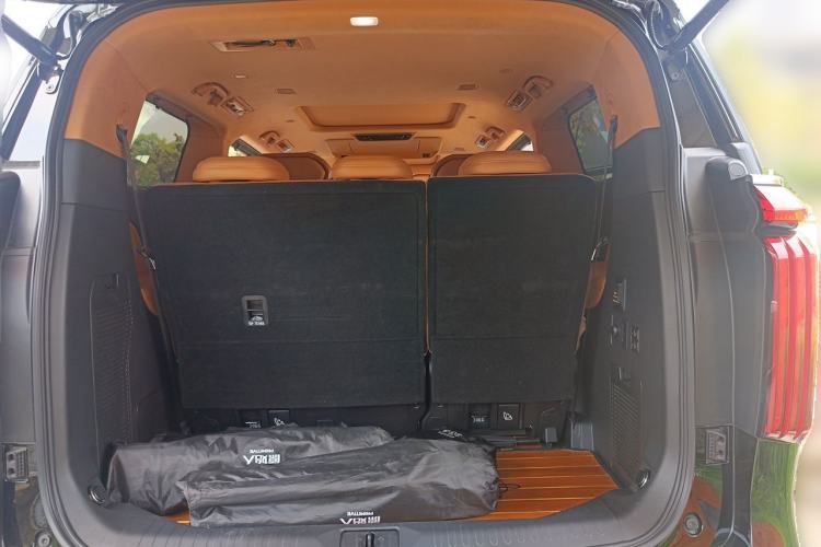 Used Wey Gaoshan 2025 Four-Wheel Drive Alpine 8 Trunk