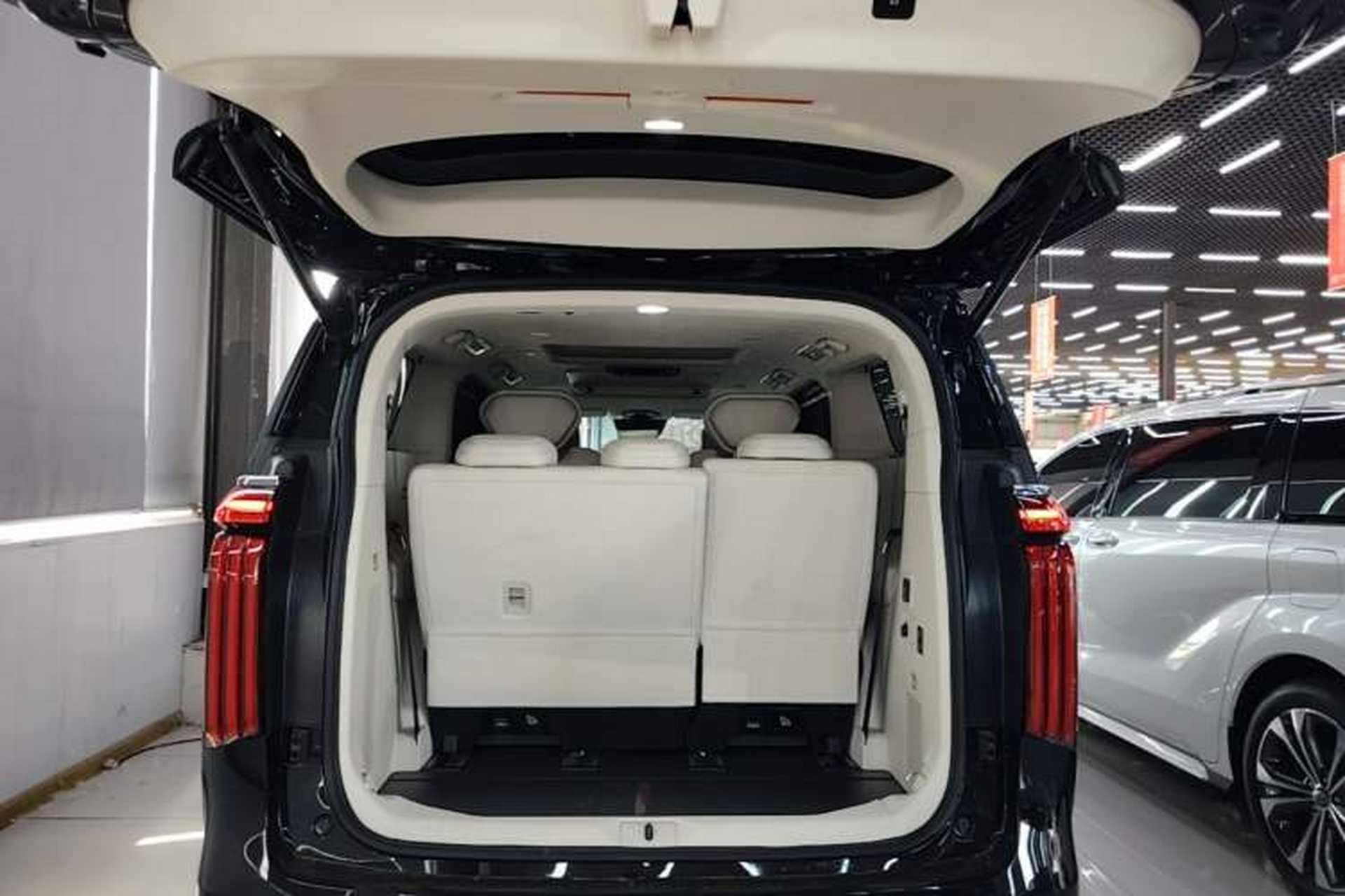 Used Wey Gaoshan 2025 Four-Wheel Drive Alpine 8 Trunk