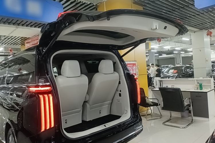 Used Wey Gaoshan 2025 Four-Wheel Drive Alpine 9 Trunk