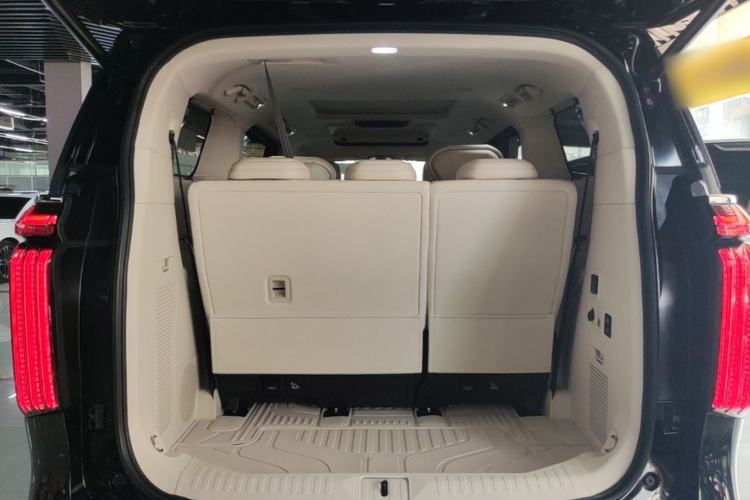Used Wey Gaoshan 2025 Four-Wheel Drive Alpine 8 Trunk