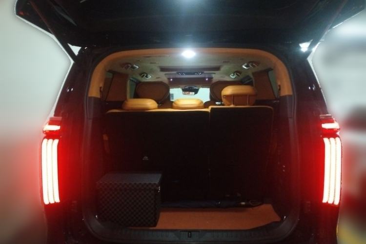 Used Wey Gaoshan 2025 Four-Wheel Drive Alpine 8 Trunk
