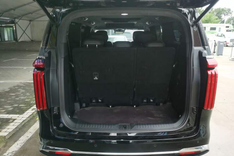Used Wey Gaoshan 2025 Four-Wheel Drive Alpine 8 Trunk