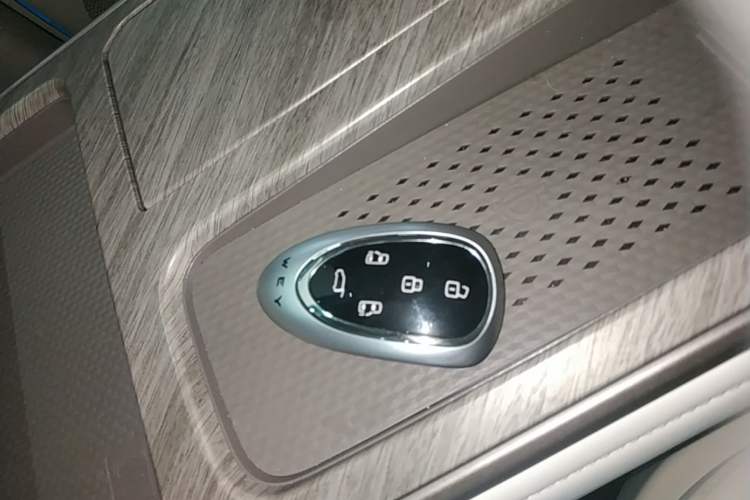 Used Wey Gaoshan 2025 Four-Wheel Drive Alpine 8 Vehicle Key