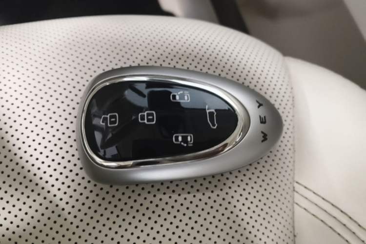 Used Wey Gaoshan 2025 Four-Wheel Drive Alpine 8 Vehicle Key