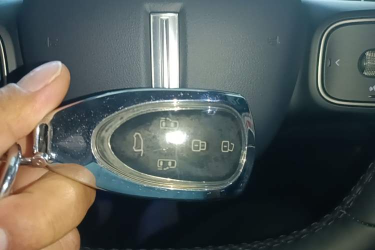 Used Wey Gaoshan 2025 Four-Wheel Drive Alpine 8 Vehicle Key