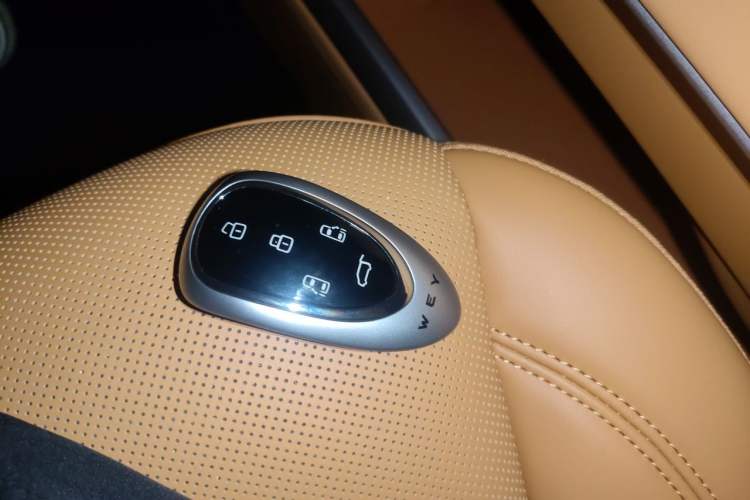 Used Wey Gaoshan 2025 Four-Wheel Drive Alpine 8 Vehicle Key