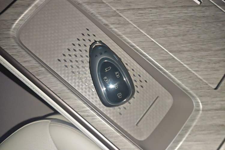 Used Wey Gaoshan 2025 Four-Wheel Drive Alpine 8 Vehicle Key