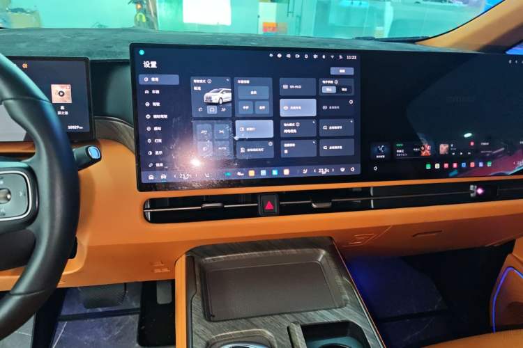 Used Wey Gaoshan 2025 Four-Wheel Drive Alpine 8 Audio And AC Panel