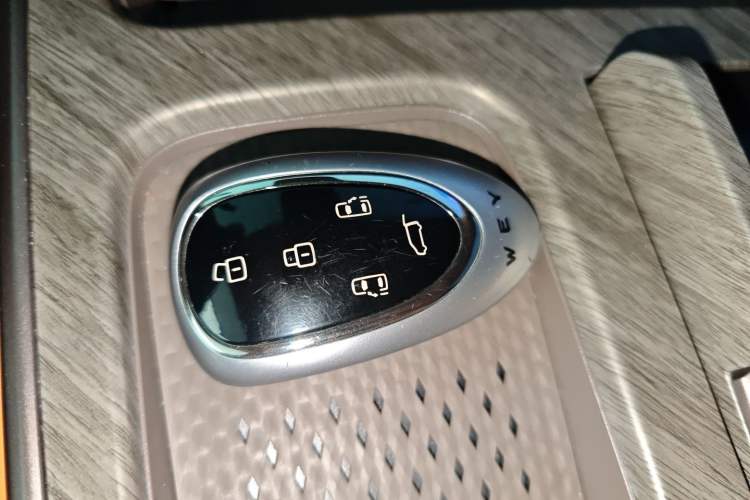 Used Wey Gaoshan 2025 Four-Wheel Drive Alpine 8 Interior 1
