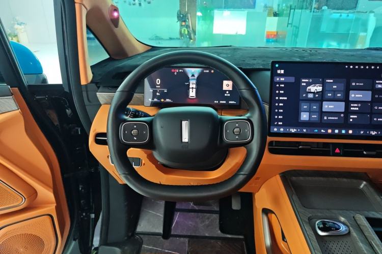 Used Wey Gaoshan 2025 Four-Wheel Drive Alpine 8 Steering Wheel