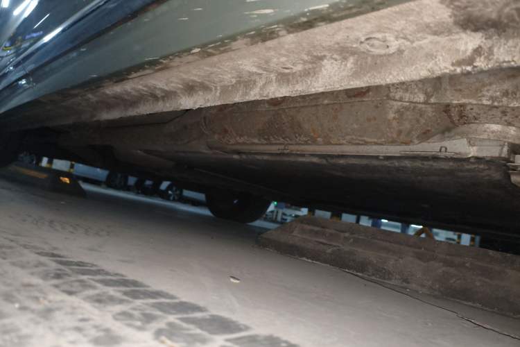 Used Wey Gaoshan 2025 Four-Wheel Drive Alpine 8 Chassis Front Right