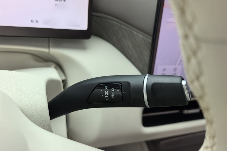Used Wey Gaoshan 2025 Four-Wheel Drive Alpine 8 Gear Lever