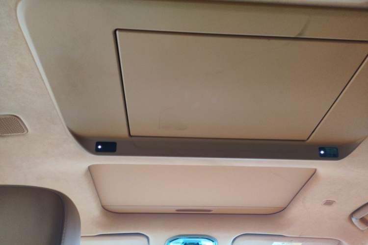Used Wey Gaoshan 2025 Four-Wheel Drive Alpine 8 Headliner