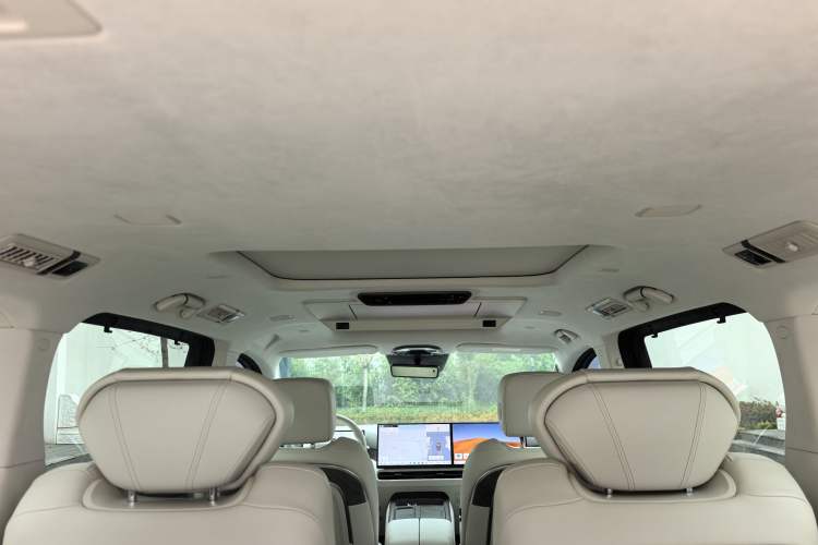 Used Wey Gaoshan 2025 Four-Wheel Drive Alpine 8 Headliner