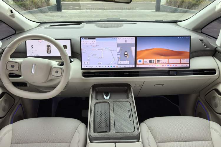 Used Wey Gaoshan 2025 Four-Wheel Drive Alpine 8 Interior 2