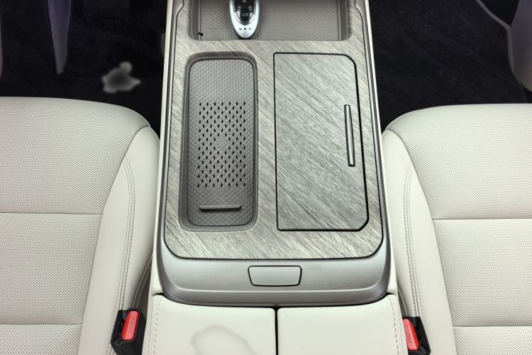 Used Wey Gaoshan 2025 Four-Wheel Drive Alpine 8 Interior 5