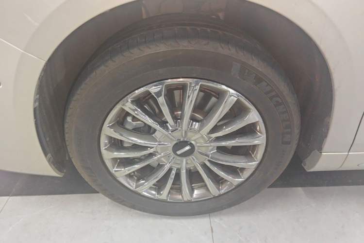 Used Wey Gaoshan 2025 Four-Wheel Drive Alpine 8 Left Front Wheel Hub