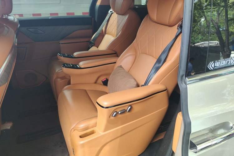 Used Wey Gaoshan 2025 Four-Wheel Drive Alpine 8 Left Rear Seat