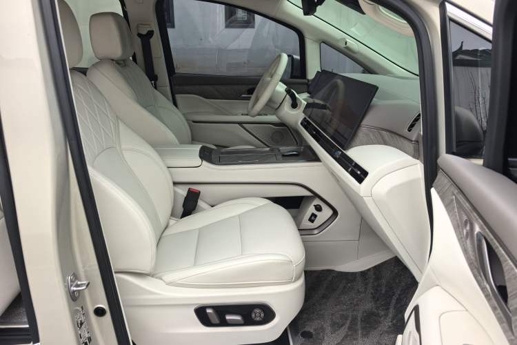 Used Wey Gaoshan 2025 Four-Wheel Drive Alpine 8 Right Front Seat