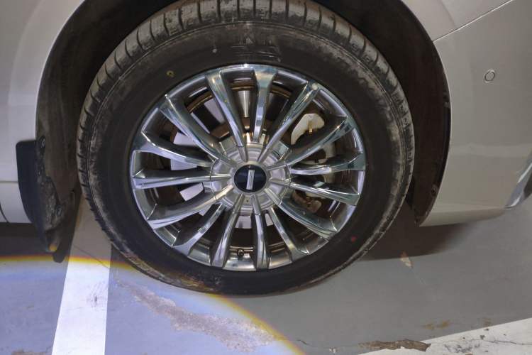 Used Wey Gaoshan 2025 Four-Wheel Drive Alpine 8 Right Front Wheel Hub