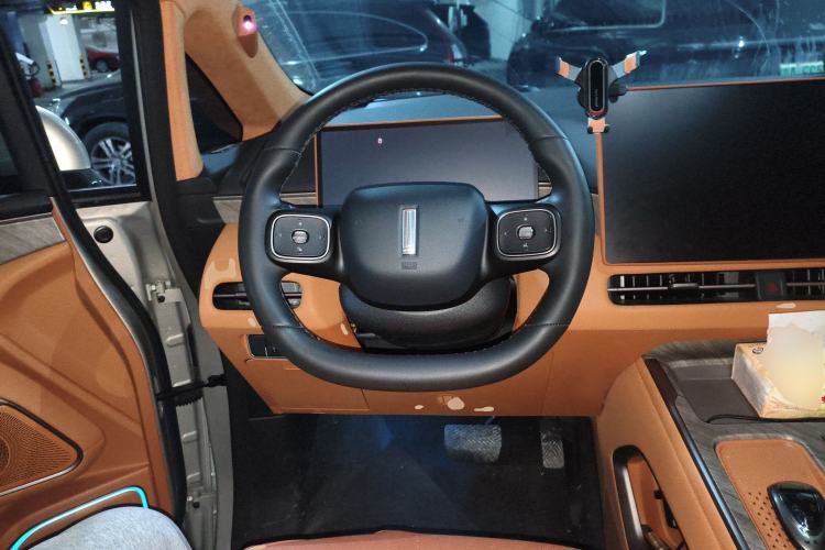 Used Wey Gaoshan 2025 Four-Wheel Drive Alpine 8 Steering Wheel