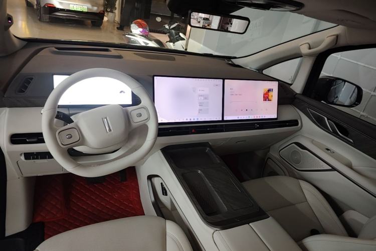 Used Wey Gaoshan 2025 Four-Wheel Drive Alpine 8 Center Console