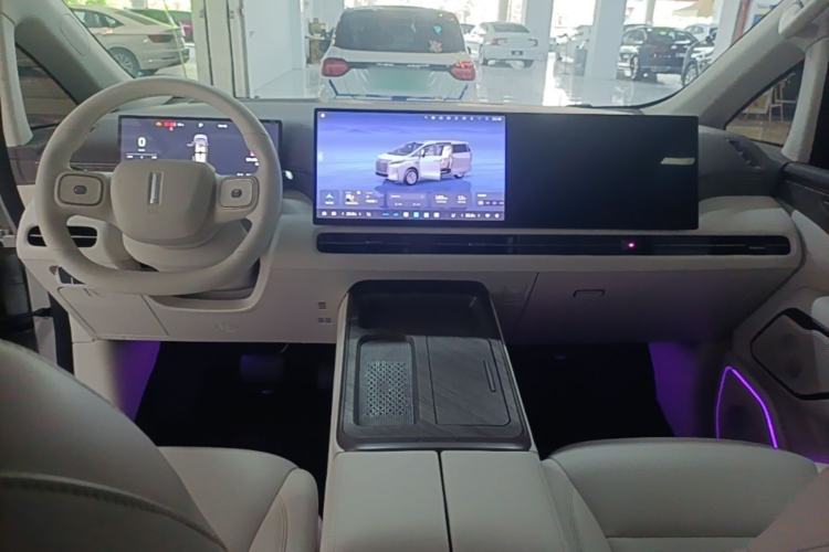 Used Wey Gaoshan 2025 Model Four-Wheel Drive Gao Shan 7 Center Console