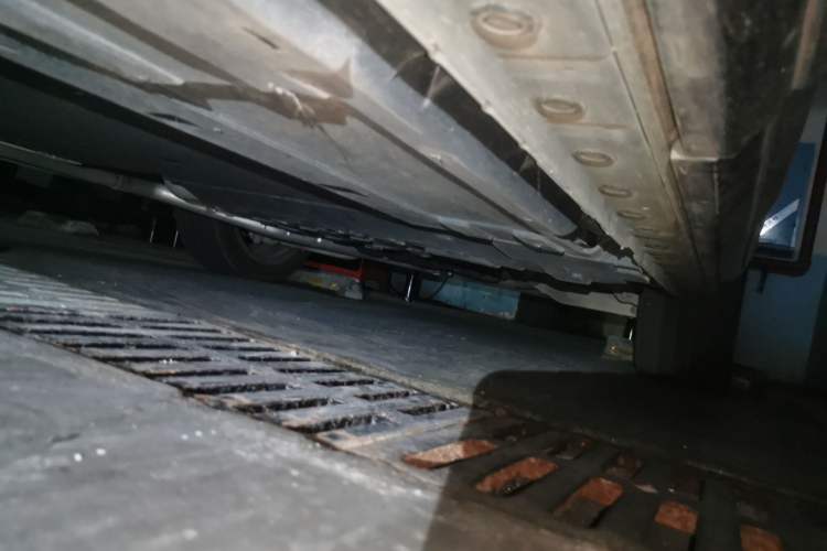 Used Wey Gaoshan 2025 Four-Wheel Drive Alpine 8 Chassis Front Left
