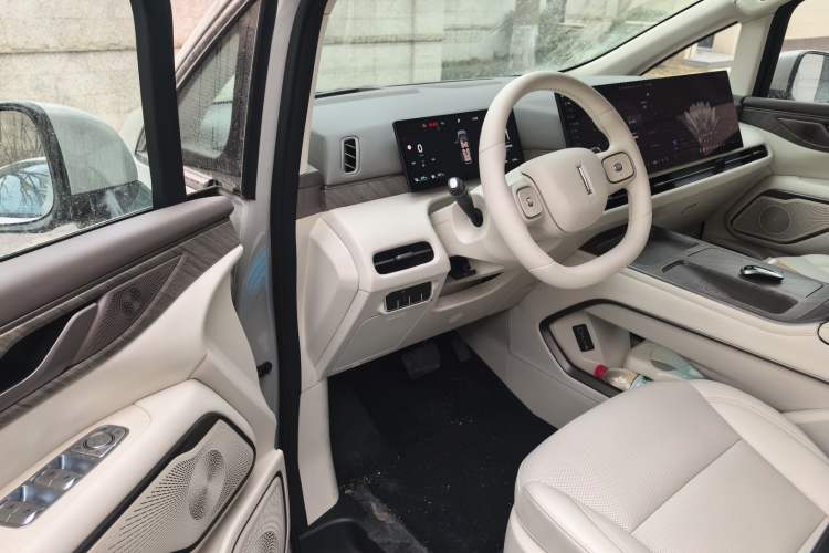 Used Wey Gaoshan 2025 Model Four-Wheel Drive Gao Shan 7 Driver Seat