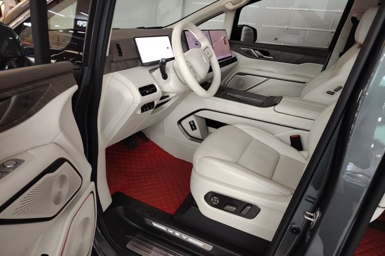 Used Wey Gaoshan 2025 Four-Wheel Drive Alpine 8 Driver Seat