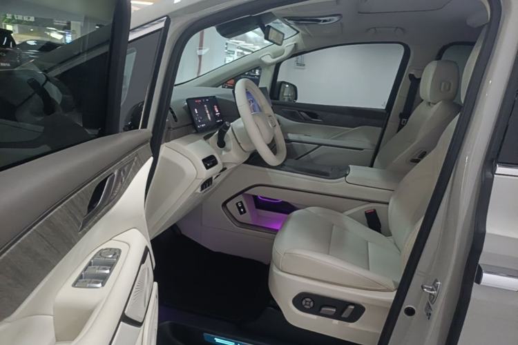 Used Wey Gaoshan 2025 Model Four-Wheel Drive Gao Shan 7 Driver Seat