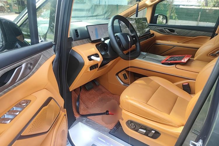 Used Wey Gaoshan 2025 Four-Wheel Drive Alpine 8 Driver Seat