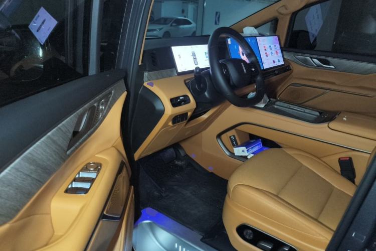 Used Wey Gaoshan 2025 Four-Wheel Drive Alpine 8 Driver Seat