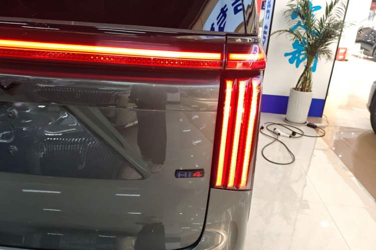 Used Wey Gaoshan 2025 Four-Wheel Drive Alpine 8 Exterior 3