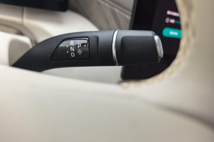 Used Wey Gaoshan 2025 Model Four-Wheel Drive Gao Shan 7 Gear Lever