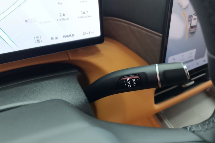 Used Wey Gaoshan 2025 Four-Wheel Drive Alpine 8 Gear Lever