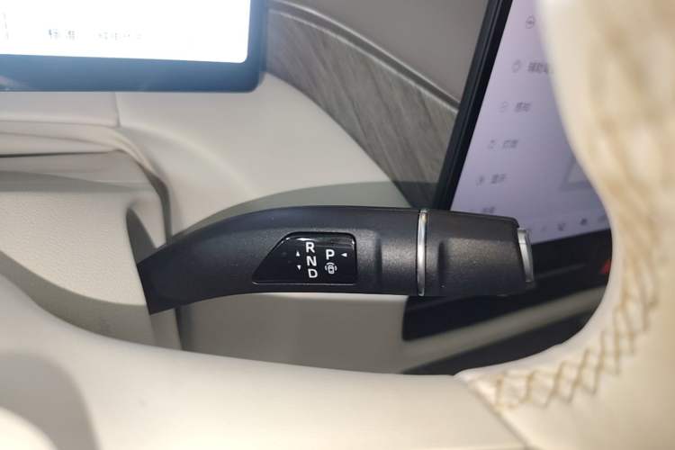 Used Wey Gaoshan 2025 Four-Wheel Drive Alpine 8 Gear Lever