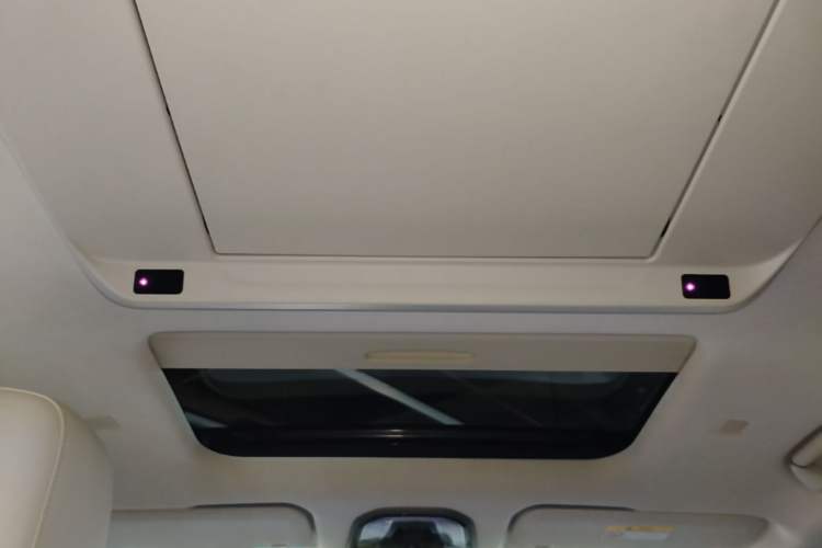 Used Wey Gaoshan 2025 Four-Wheel Drive Alpine 8 Headliner