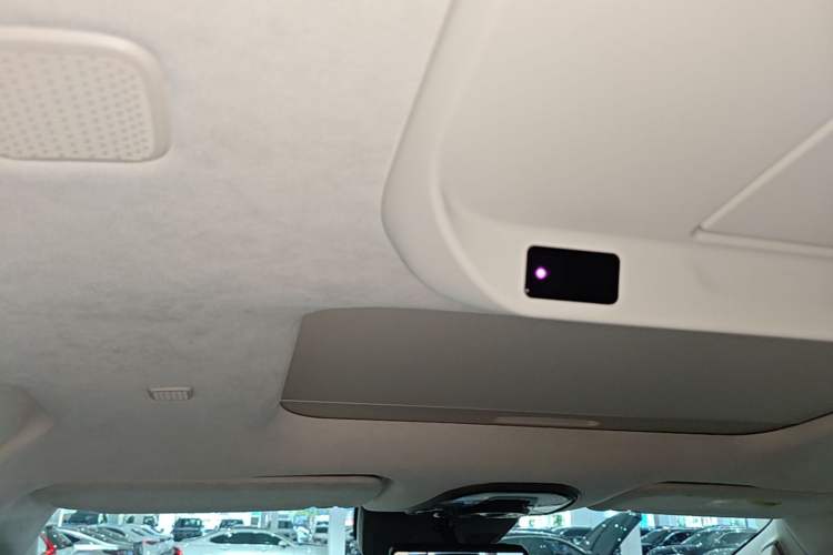 Used Wey Gaoshan 2025 Four-Wheel Drive Alpine 8 Headliner