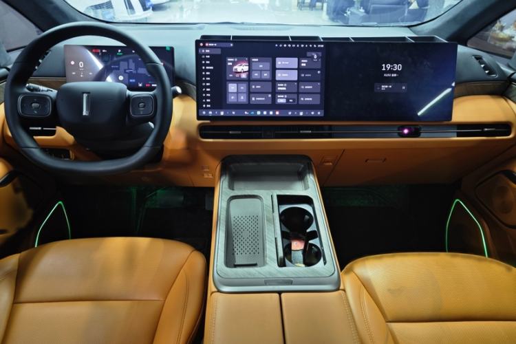 Used Wey Gaoshan 2025 Four-Wheel Drive Alpine 8 Interior 1