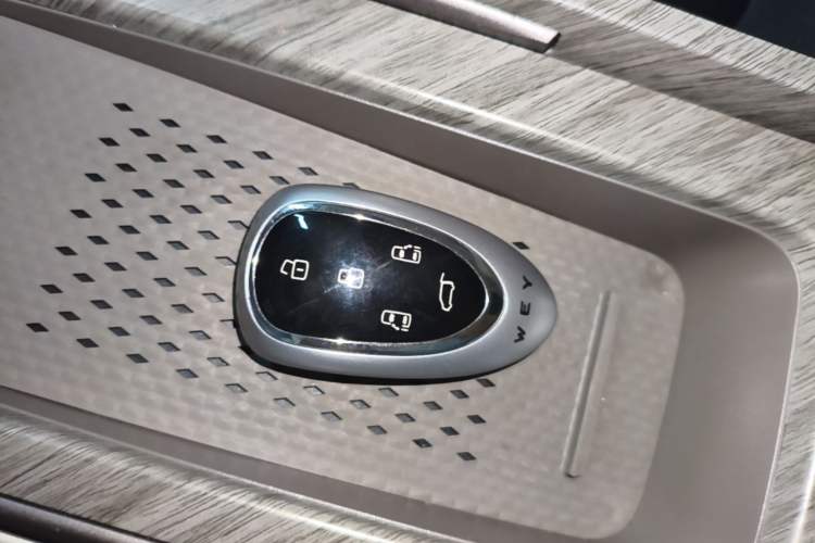 Used Wey Gaoshan 2025 Four-Wheel Drive Alpine 8 Interior 1