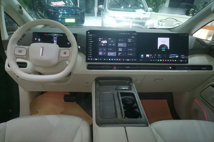 Used Wey Gaoshan 2025 Four-Wheel Drive Alpine 8 Interior 2