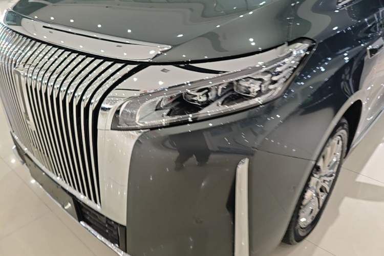 Used Wey Gaoshan 2025 Four-Wheel Drive Alpine 8 Left Front Headlight