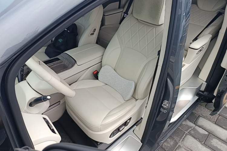 Used Wey Gaoshan 2025 Four-Wheel Drive Alpine 8 Left Front Seat