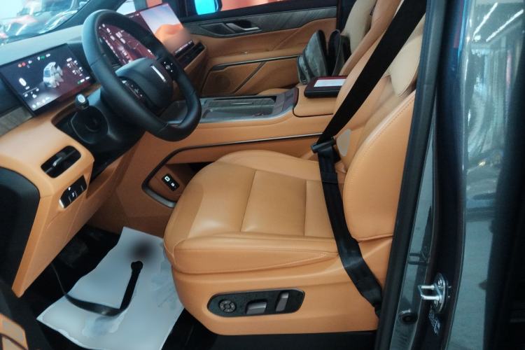 Used Wey Gaoshan 2025 Four-Wheel Drive Alpine 8 Left Front Seat