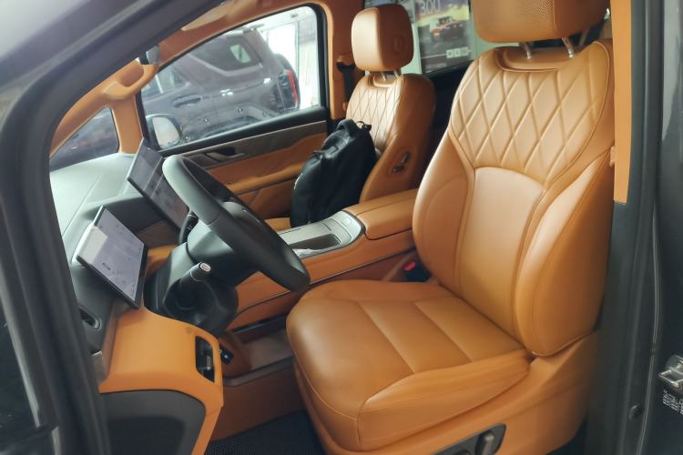 Used Wey Gaoshan 2025 Four-Wheel Drive Alpine 8 Left Front Seat