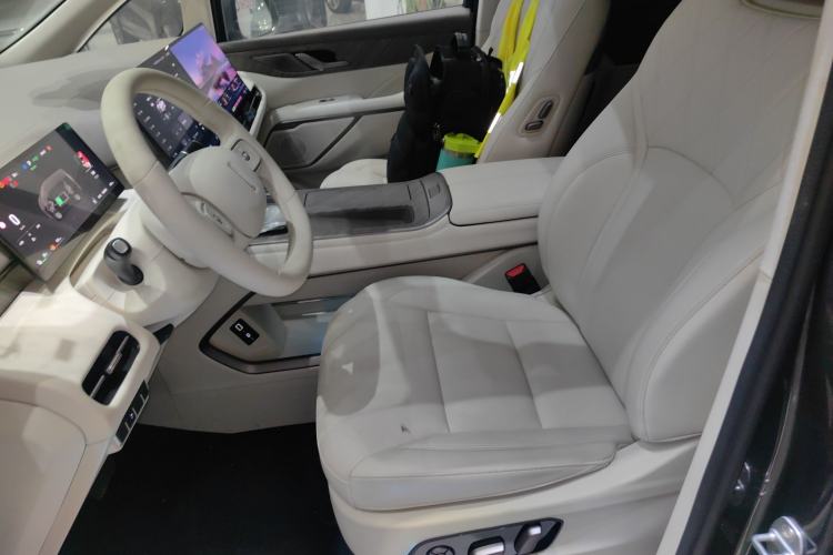 Used Wey Gaoshan 2025 Four-Wheel Drive Alpine 8 Left Front Seat