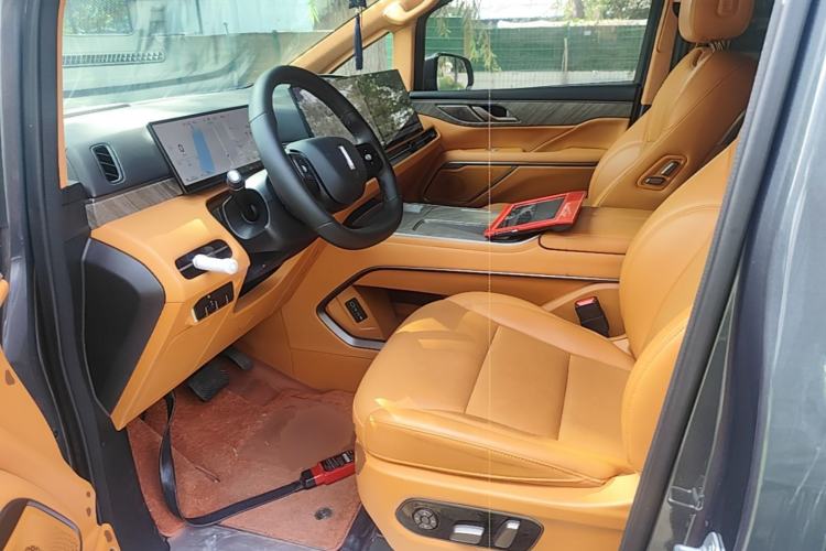 Used Wey Gaoshan 2025 Four-Wheel Drive Alpine 8 Left Front Seat