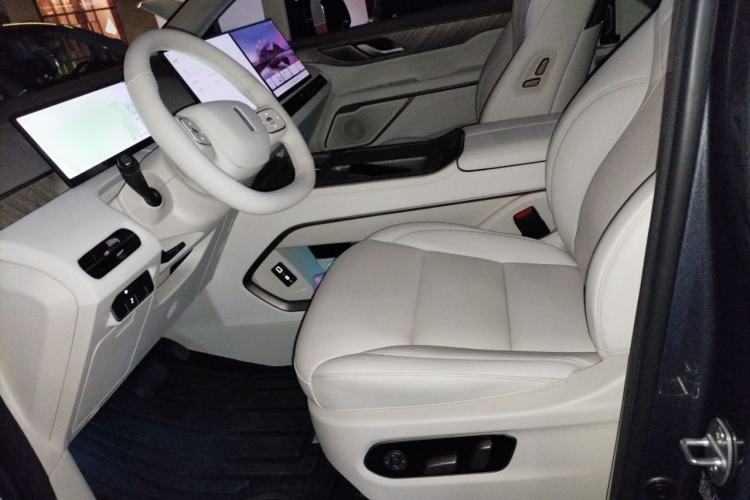 Used Wey Gaoshan 2025 Four-Wheel Drive Alpine 8 Left Front Seat
