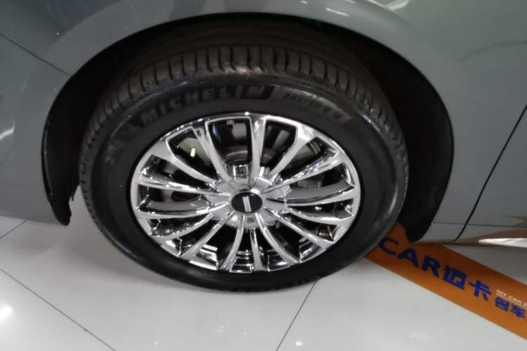 Used Wey Gaoshan 2025 Four-Wheel Drive Alpine 8 Left Front Wheel Hub